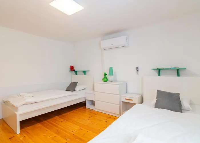 Casa Di Pag By Pag Tours * פג